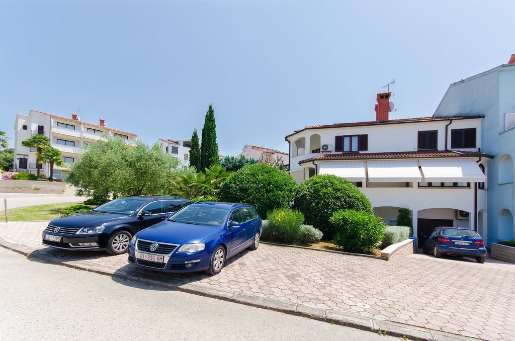 Apartments Gloria Vrsar Exterior photo